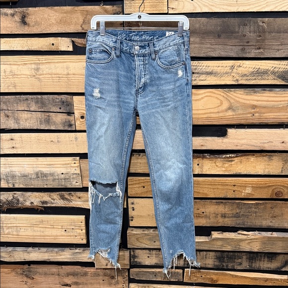 We The Free Denim - We the Free Chewed Up Midrise Straight
Jean in Indigo Blue FREE PEOPLE Size 24